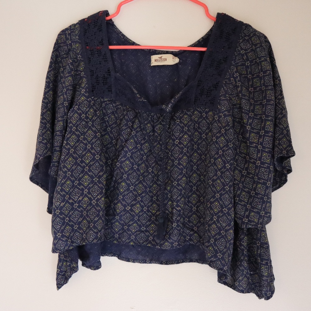 Hollister top